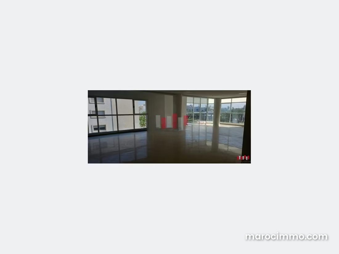 Bureau 113 m², Centre Ville Mohammedia, climatisé, immeuble standing — Mohammedia