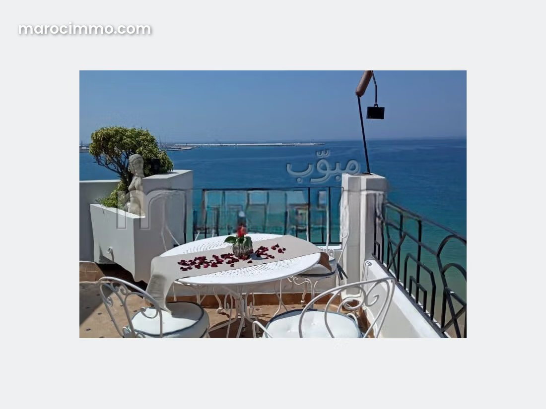 220 m² Sea-Front Apartment, De La Plage, Tangier — Tangier