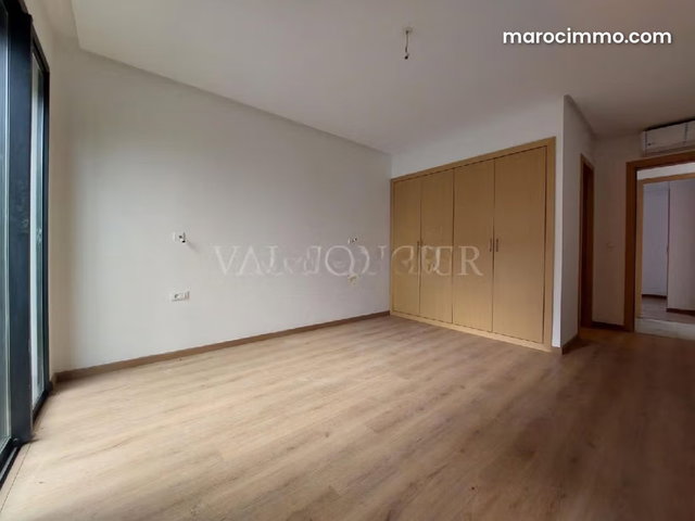 Superbe appartement Rez de jardin à louer 100m2 Bouskoura — 5