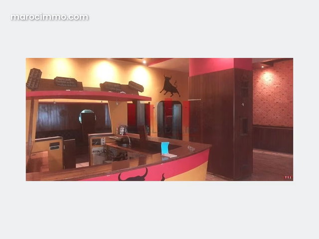 Restaurant bar de 450 m2 exploitable en plein quartier gauthier a la location licence alcool — 2