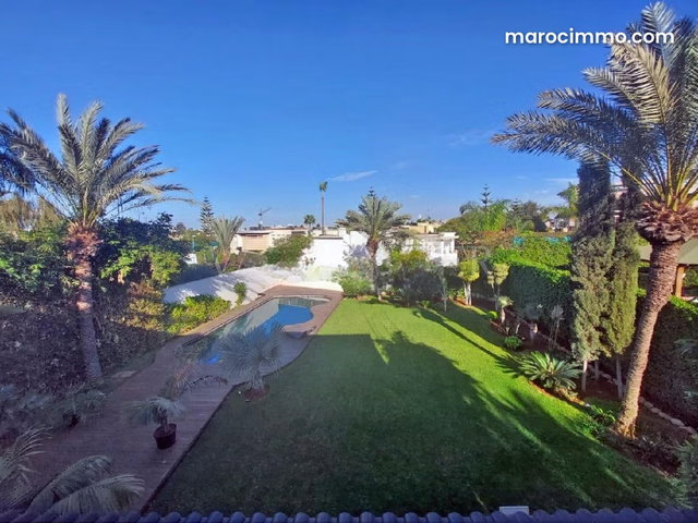 Exceptional sale of 1115m2 villa with 5 bedrooms and a California pool, Casablanca — 2
