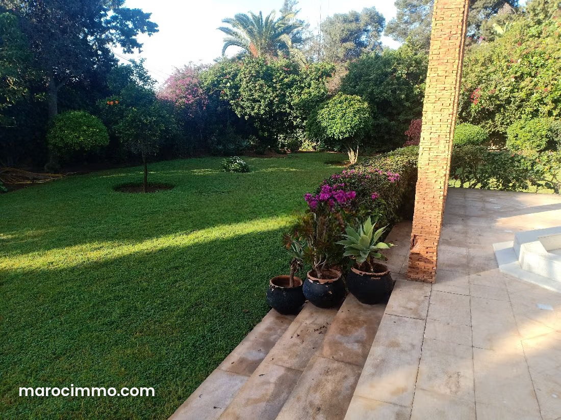 Villa 1892 m² à rénover, Californie, Casablanca — Casablanca