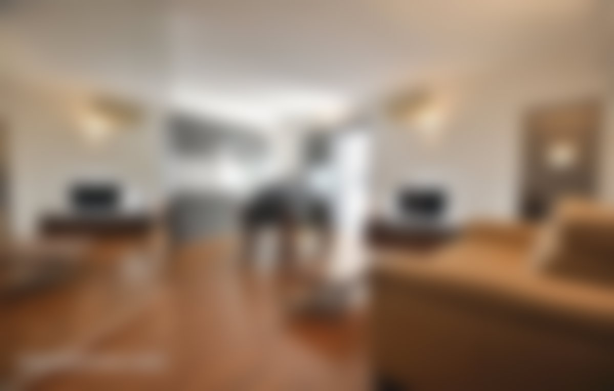 Furnished 80 sqm Apartment with Terrace and Garage in the Racine Neighborhood