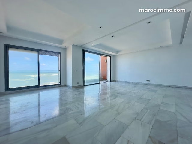 Unique Oceanfront Apartment with Direct Sea Views — 2