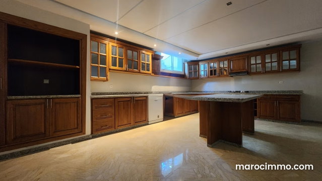 Sublime villa avec piscine en vente à Bouskoura — 4