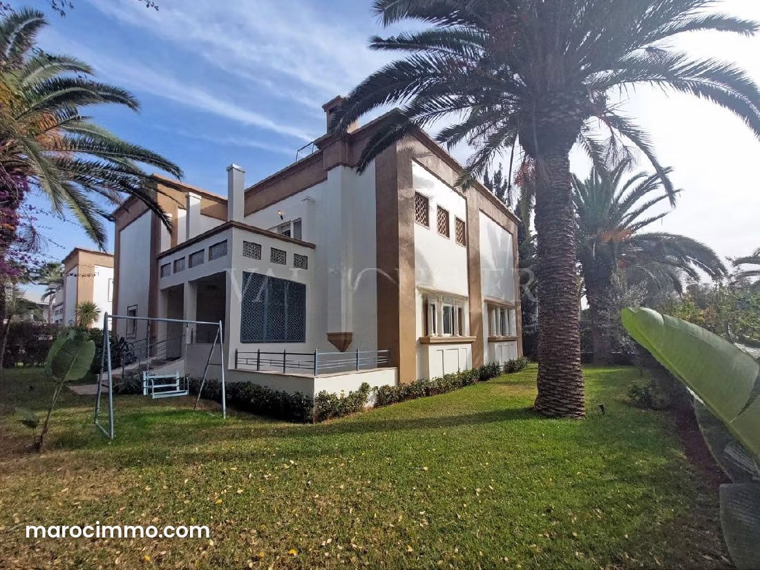 500 sqm Villa with Garden, Californie, Casablanca — Casablanca