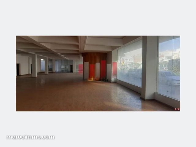Showroom en plein bld mly ismail Ain Sebaa de 900 m a la location idéal pour concessionnaire ou autres activités commerciales — 2