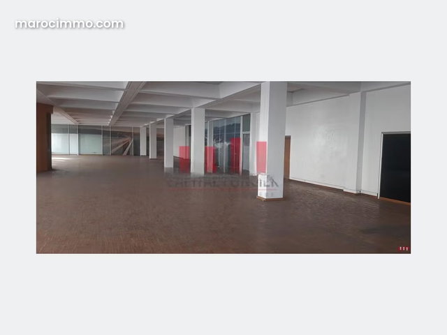 Showroom en plein bld mly ismail Ain Sebaa de 900 m a la location idéal pour concessionnaire ou autres activités commerciales — 5