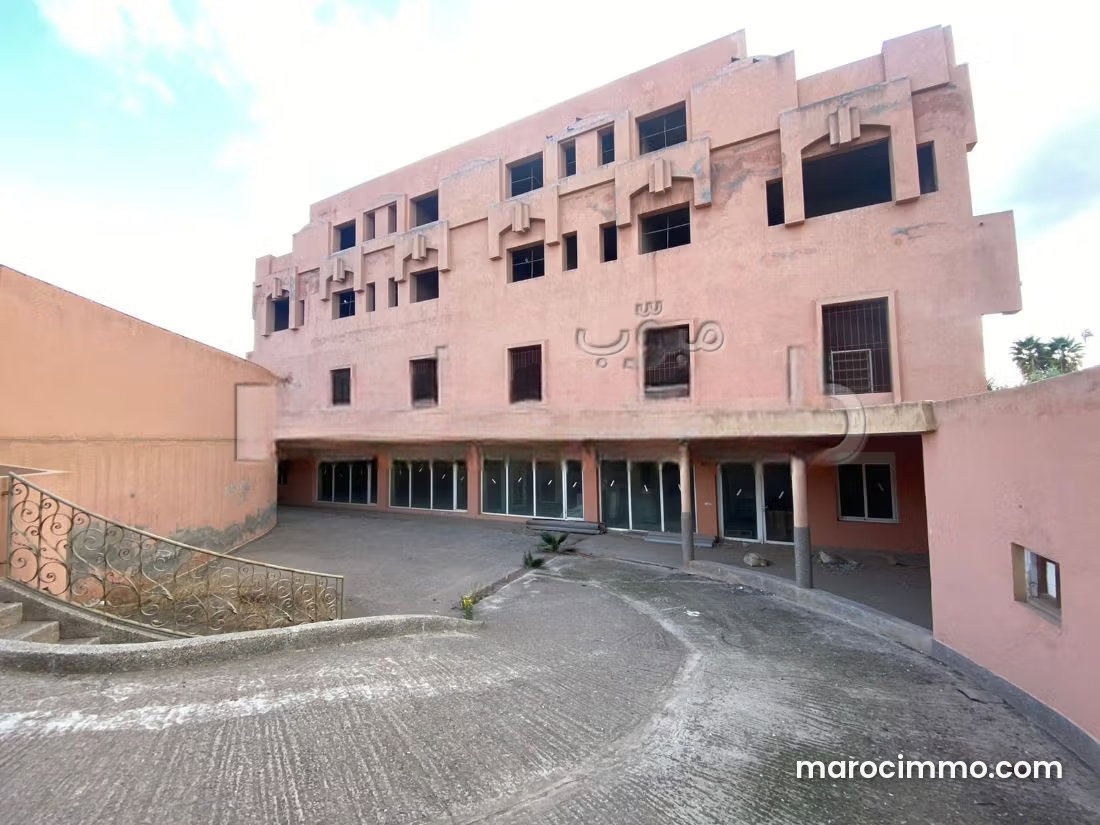 Immeuble commercial 1500 m² avec vitrine boulevard, Hay Targa — Marrakech