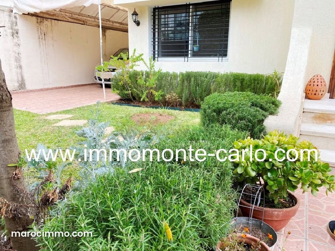 300 m² Villa with Garden and Garage, Hay Riad, Rabat, for Rent — Rabat