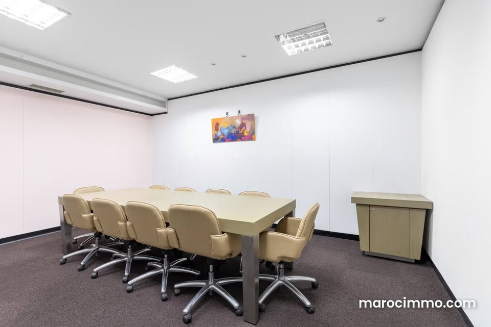 Espace de bureau ouvert pour 10 personas á Tower Centre 2