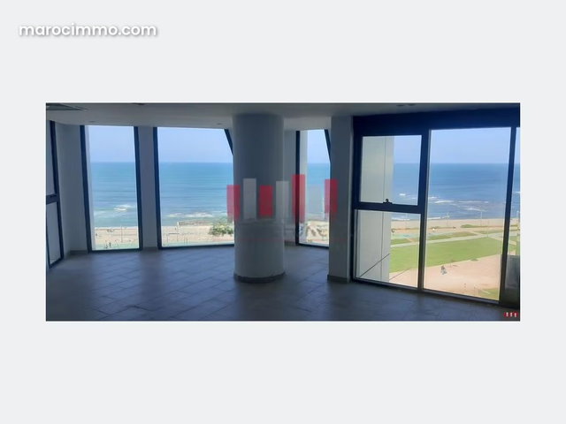Plateau de bureau premium de 107 m en plein bld la corniche VUE MER a la location — 3