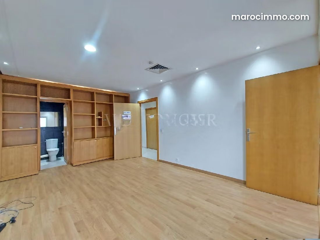 120 m² Office for Rent in Casablanca’s Hospitals District — Casablanca