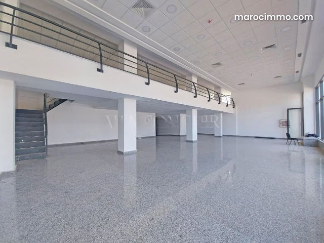 Local showroom 284m2 Zone industrielle Zenata, Casablanca — Casablanca