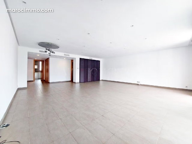 Location sublime appartement 200m2 avec terrasse et vue mer Anfa, Casablanca — 2