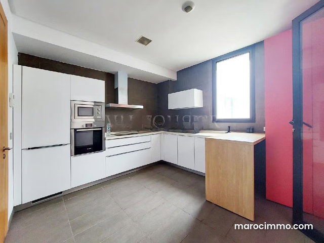 Location sublime appartement 200m2 avec terrasse et vue mer Anfa, Casablanca — 5