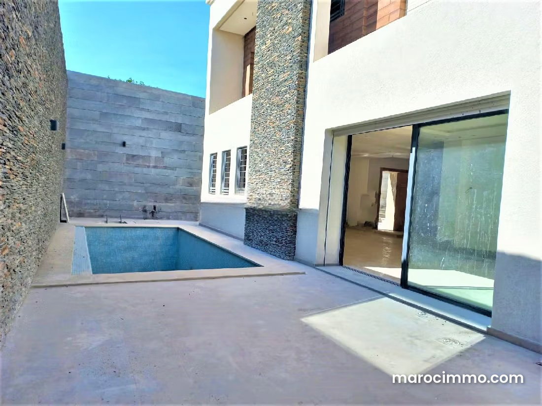 Villa meublée 4 chambres avec piscine à louer, Harhoura Temara — Temara