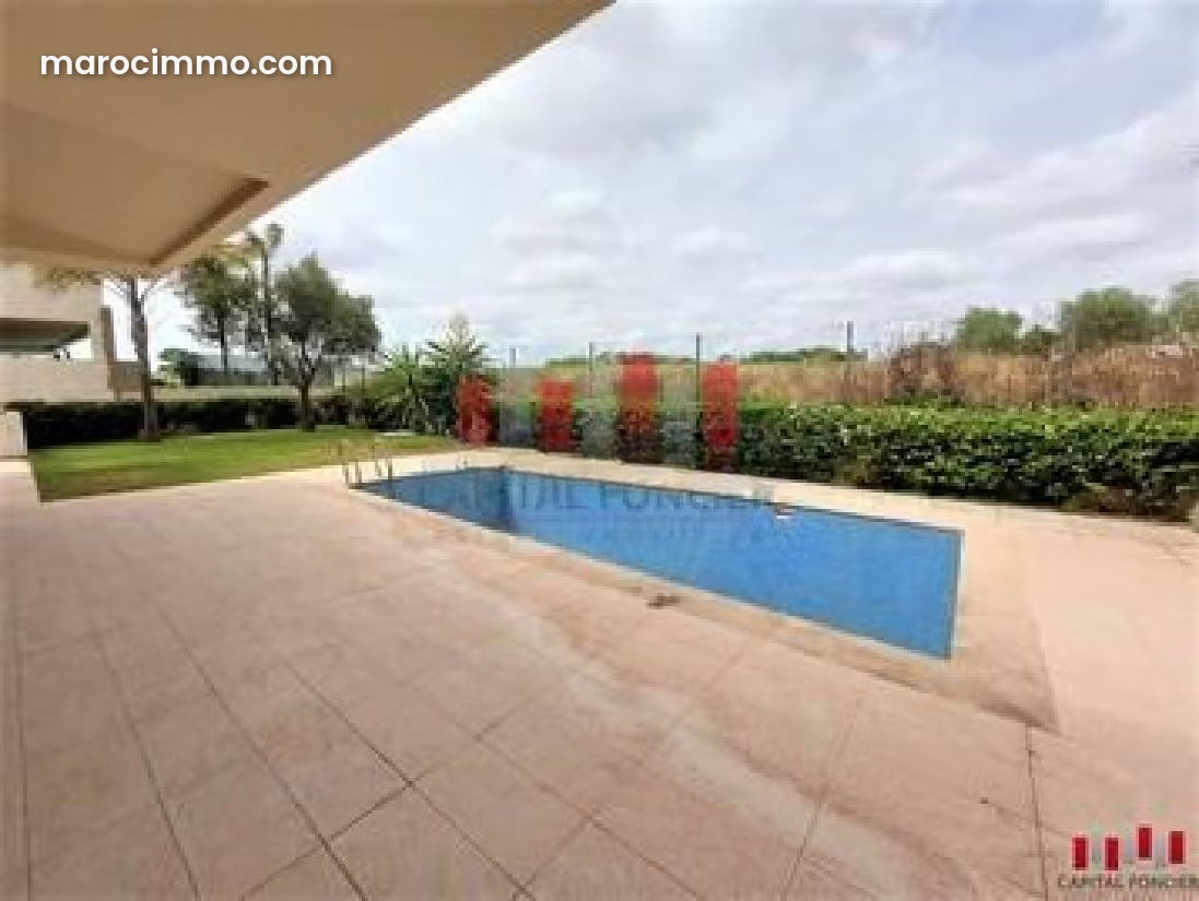700 sqm villa with pool and golf views, central Bouskoura — Bouskoura