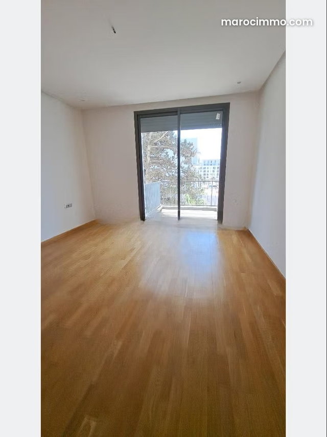 Bel appartement à louer — 4