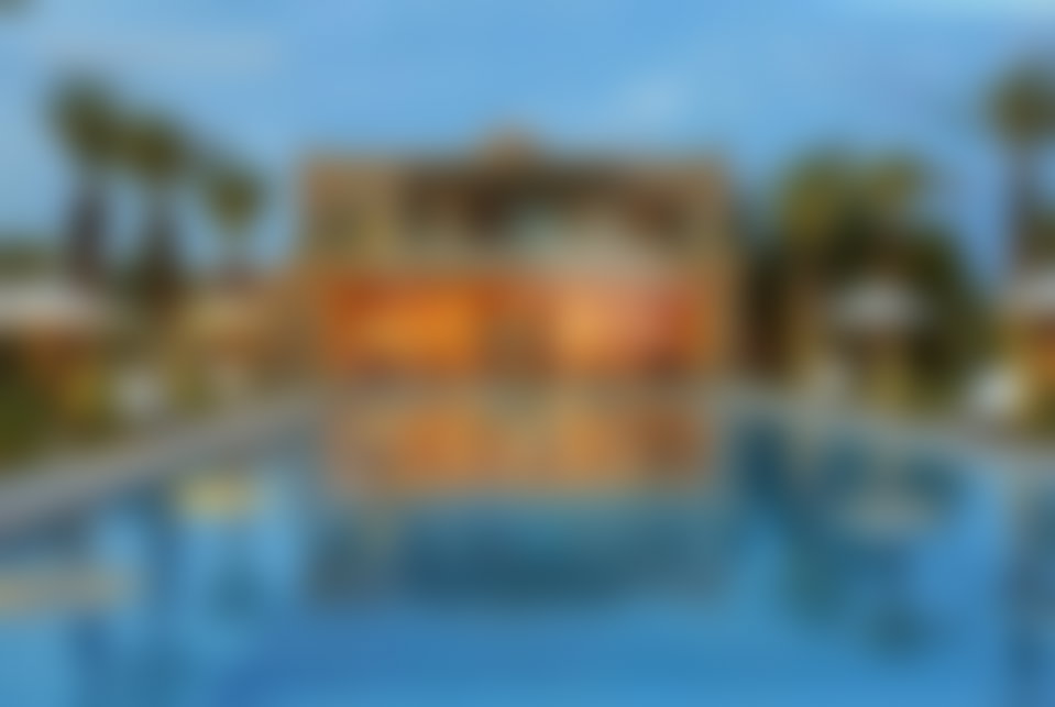 Villa 6 chambres, 1,5 hectare avec piscine, Route de Ouarzazate