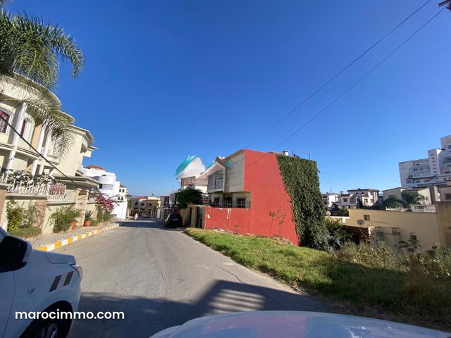 Beautiful 3-sided plot with 4-storey R-2 and R+1 villa for sale in city center Souk Bkar — 2