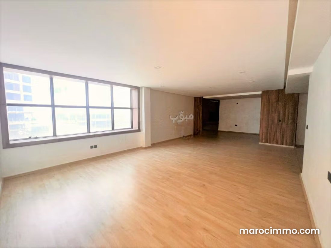 Bureau 91 m² à louer Quartier De La Plage Tanger — Tanger