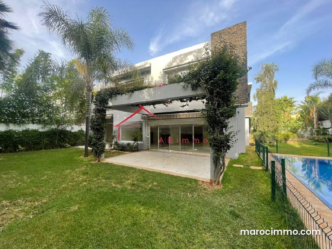 1,000 sqm Villa with Pool and Garden, Souissi, Rabat — Rabat