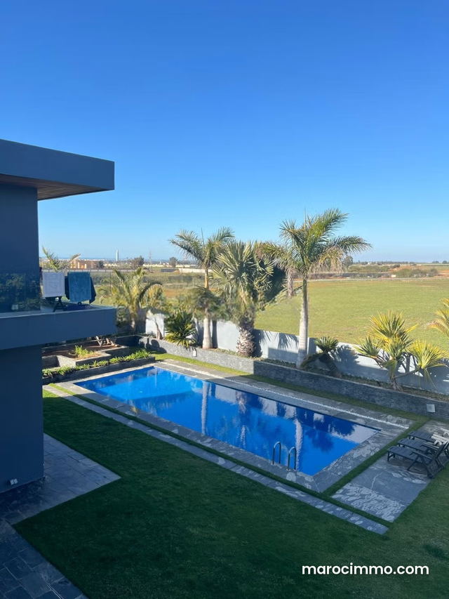 Villa standing neuve avec piscine a vendre soussi — Rabat