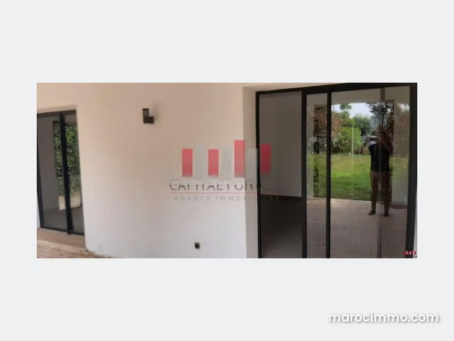 Villa a usage professionnel ou commercial 900 m de surface exploitable a la location en plein bld Kennedy — 4