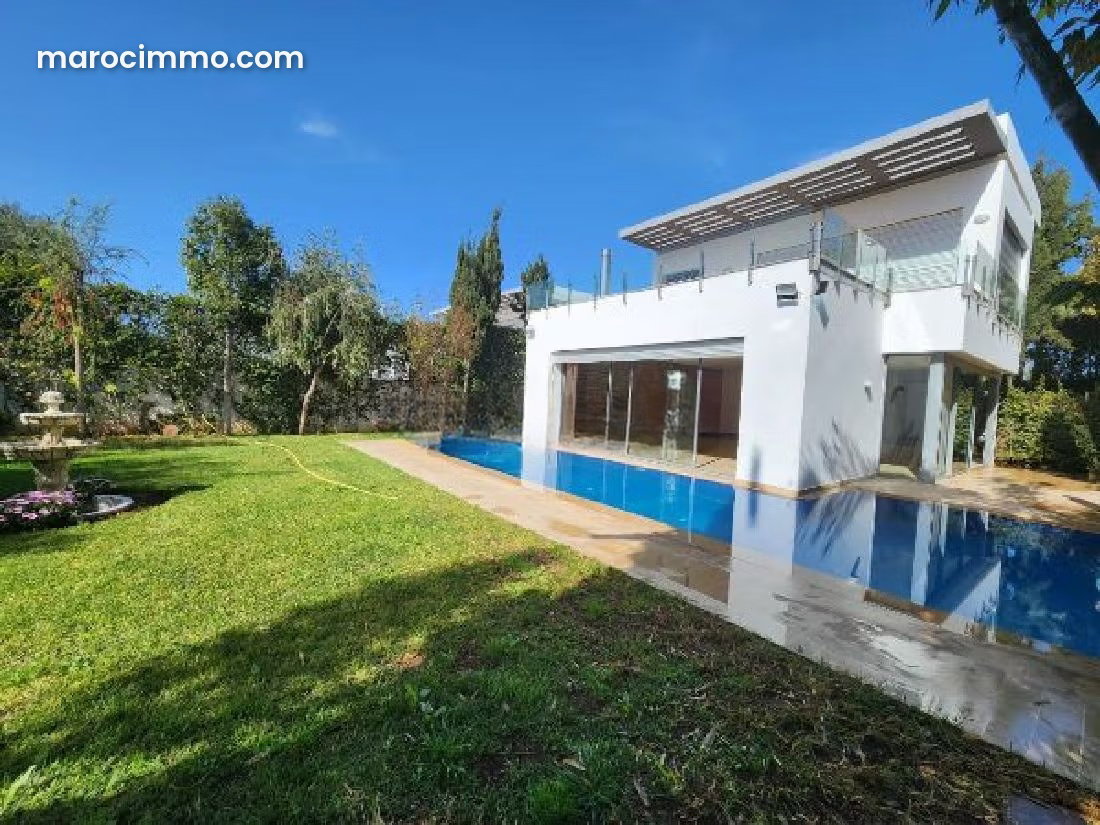 840 m² Villa with Pool and Garden, Aïn Diab, Casablanca — Casablanca