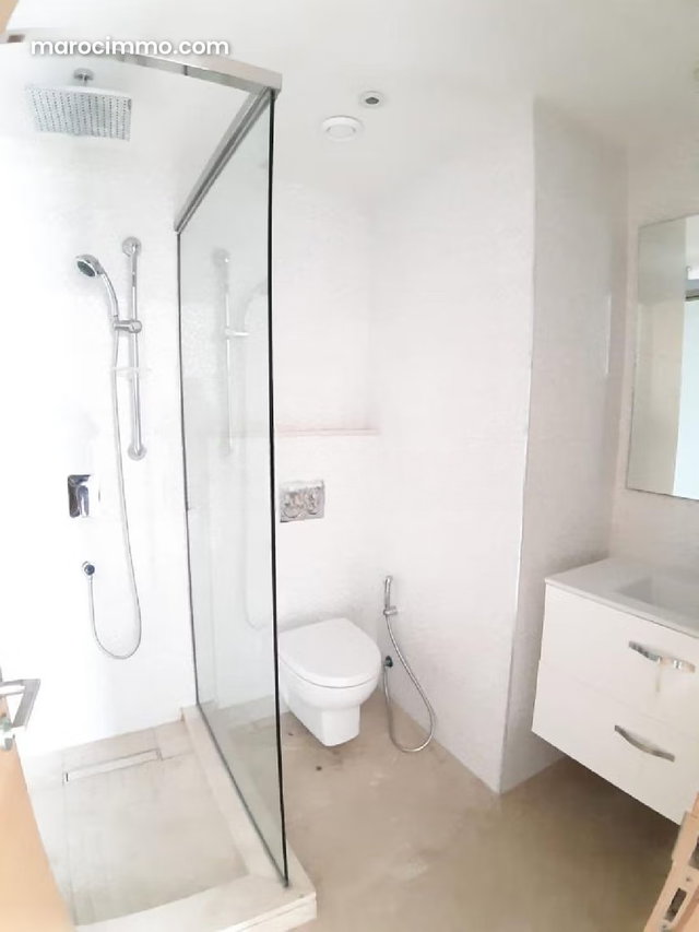 Louez cet appartement à Casablanca Finance City. 3 chambres agréables. Porte blindée et système de double vitrage — 5