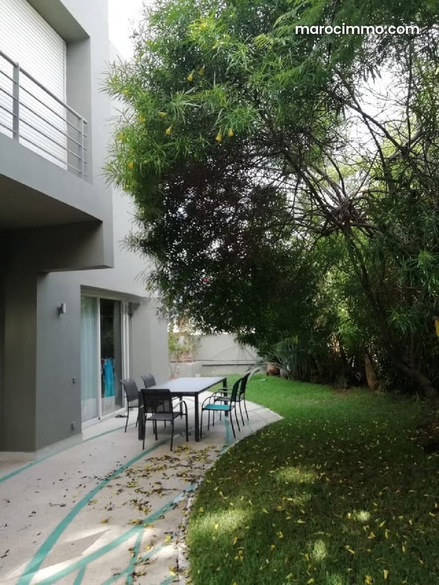 Belle villa vide sur CIL calme — 2