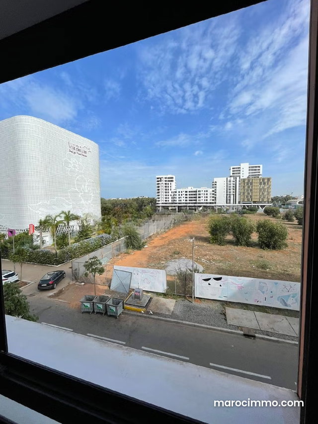 Magnifique appartement sur cfc a louer — 5