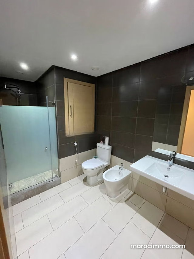 Magnifique appartement sur cfc a louer — 3