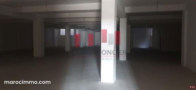 Hangar industriel de 900 m2 en étage avec monte charge a la location zone industrielle mohammedia — المحمدية