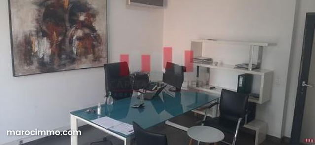 Villa professionnelle de 430 m de surface exploitable a la location a la colline sidi maarouf — Casablanca
