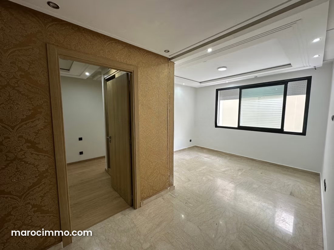 74 sqm office for rent in Bourgogne, Casablanca — Casablanca