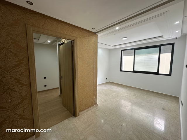 Location de bureaux à Bourgogne Ouest. Superficie 74 m². Avec ascenseur — Casablanca