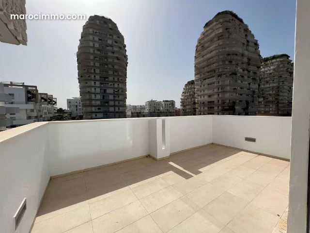 Bel appartement en location à Casablanca Finance City. 4 pièces. Porte blindée et résidence sécurisée — Casablanca