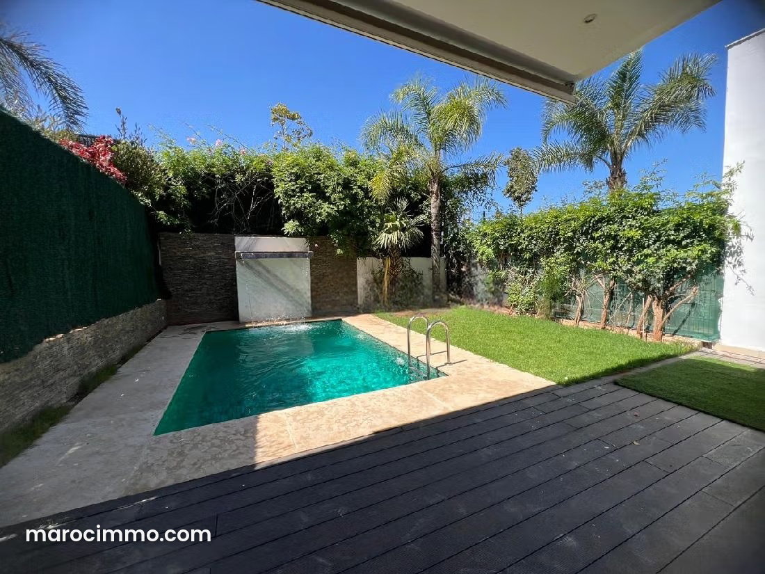 Villa meublée 550 m², piscine et jardin à Bouskoura centre — Bouskoura
