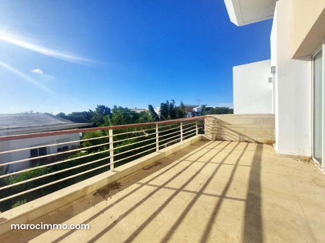 Brand-new 182 sqm apartment with terrace in central Bouskoura — Bouskoura