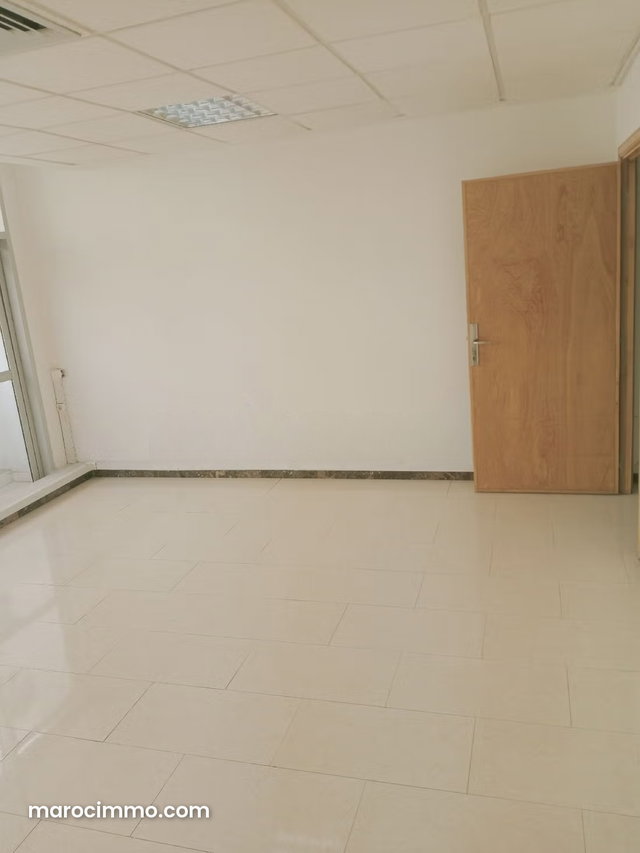 A louer un bureau professionnel — 4