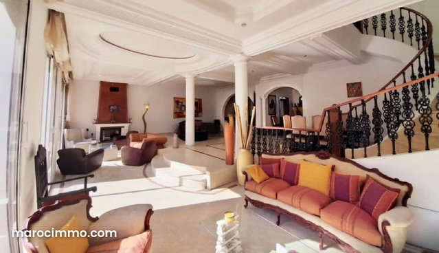 Magnificent villa for rent in Ain Diab. 4 bedrooms. Furnished — 3