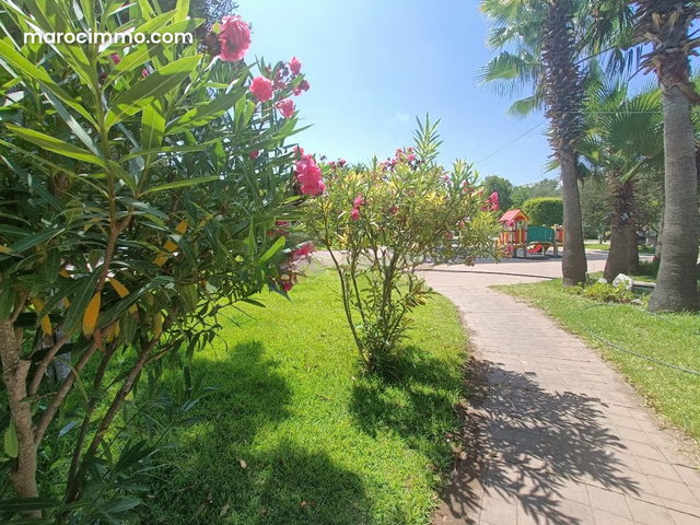 Luxury Villa Opportunity with Stunning Garden PRIVATE RESIDENCE — 4