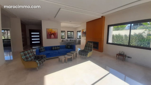 Très belle villa bouskoura meublée — 2