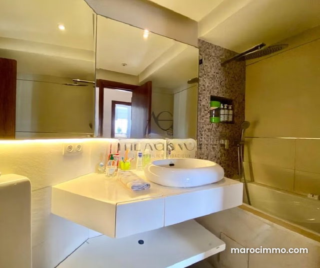 Beautiful Empty Apartment in Ain Diab — 5
