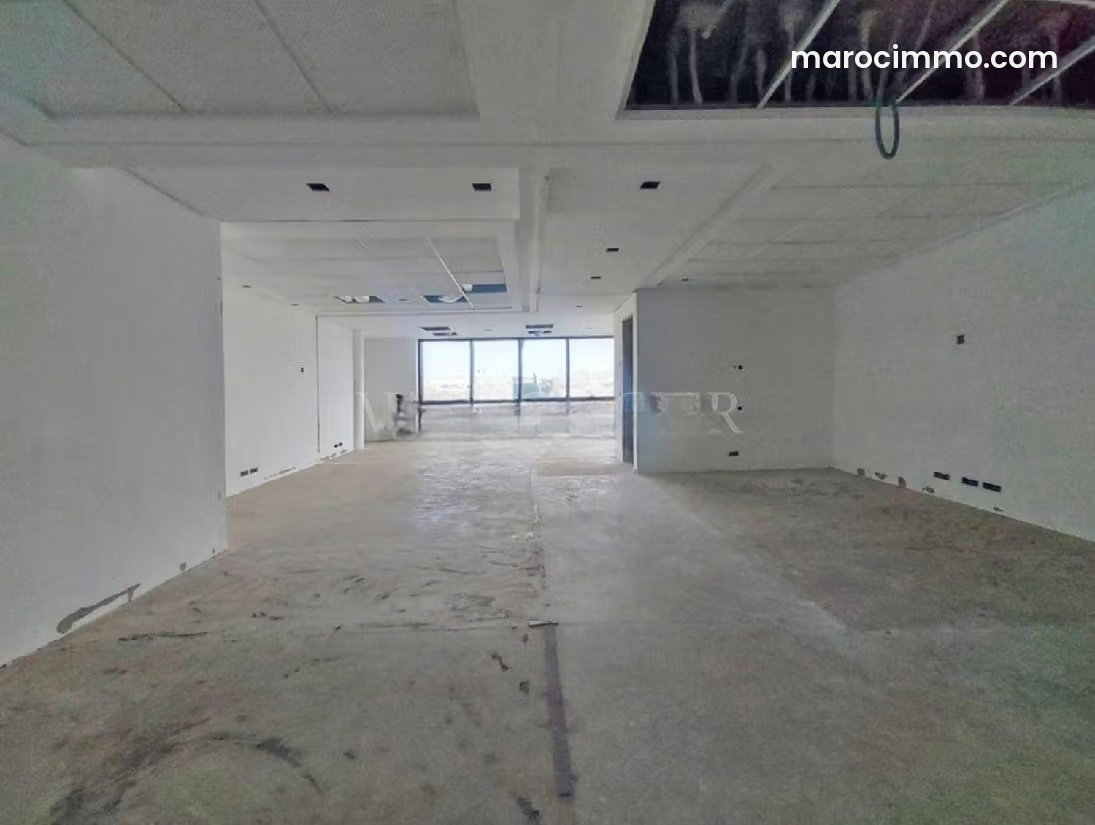 100 sqm office with parking, Oasis district, Casablanca — Casablanca
