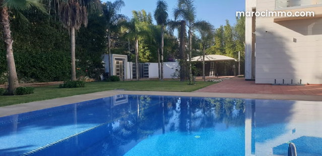 Vente villa comme un petit palais à souissi — 3