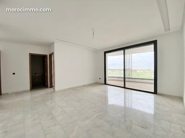 Louez cet appartement à Casablanca Finance City. 3 pièces confortables. Avec ascenseur et espace vert — 2