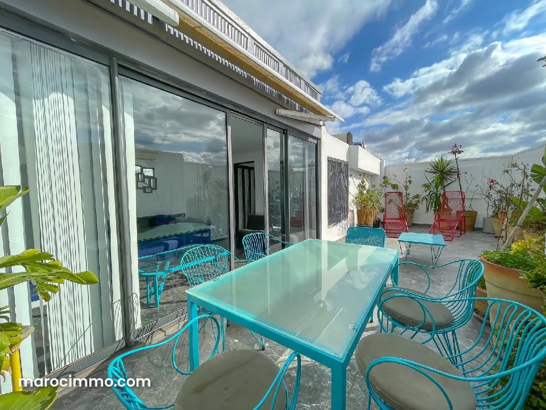 175 sqm Furnished Apartment on the Top Floor with Terrace, Racine — Casablanca